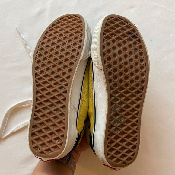 Vans Peanuts Charlie Brown Sneakers size 3.5 - Picture 7 of 10